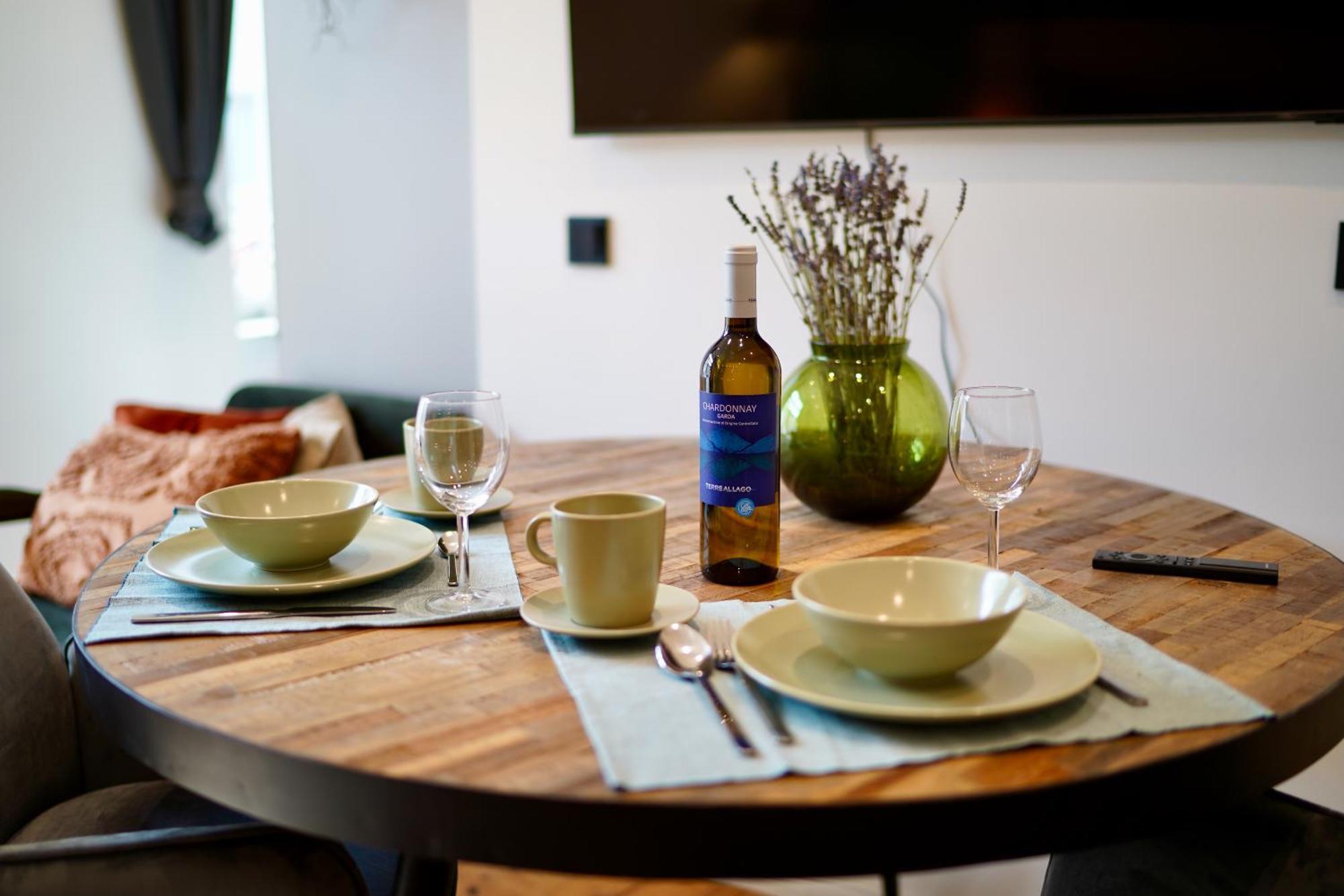 צוויקאו Edler Wohnraum Luxurioeses Studio Im Zentrum Mit Balkon, Kaffeevollautomat, Klima & Parkplatz מראה חיצוני תמונה