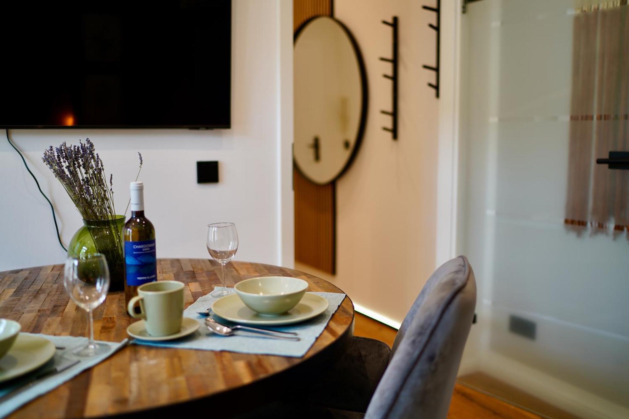 צוויקאו Edler Wohnraum Luxurioeses Studio Im Zentrum Mit Balkon, Kaffeevollautomat, Klima & Parkplatz מראה חיצוני תמונה