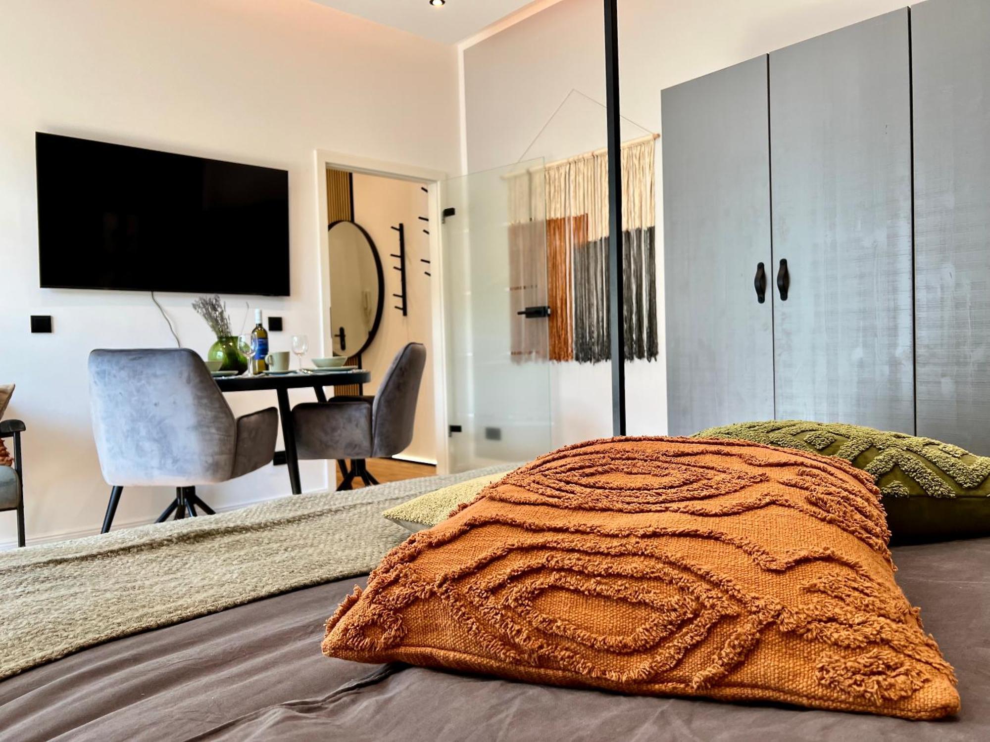 צוויקאו Edler Wohnraum Luxurioeses Studio Im Zentrum Mit Balkon, Kaffeevollautomat, Klima & Parkplatz מראה חיצוני תמונה