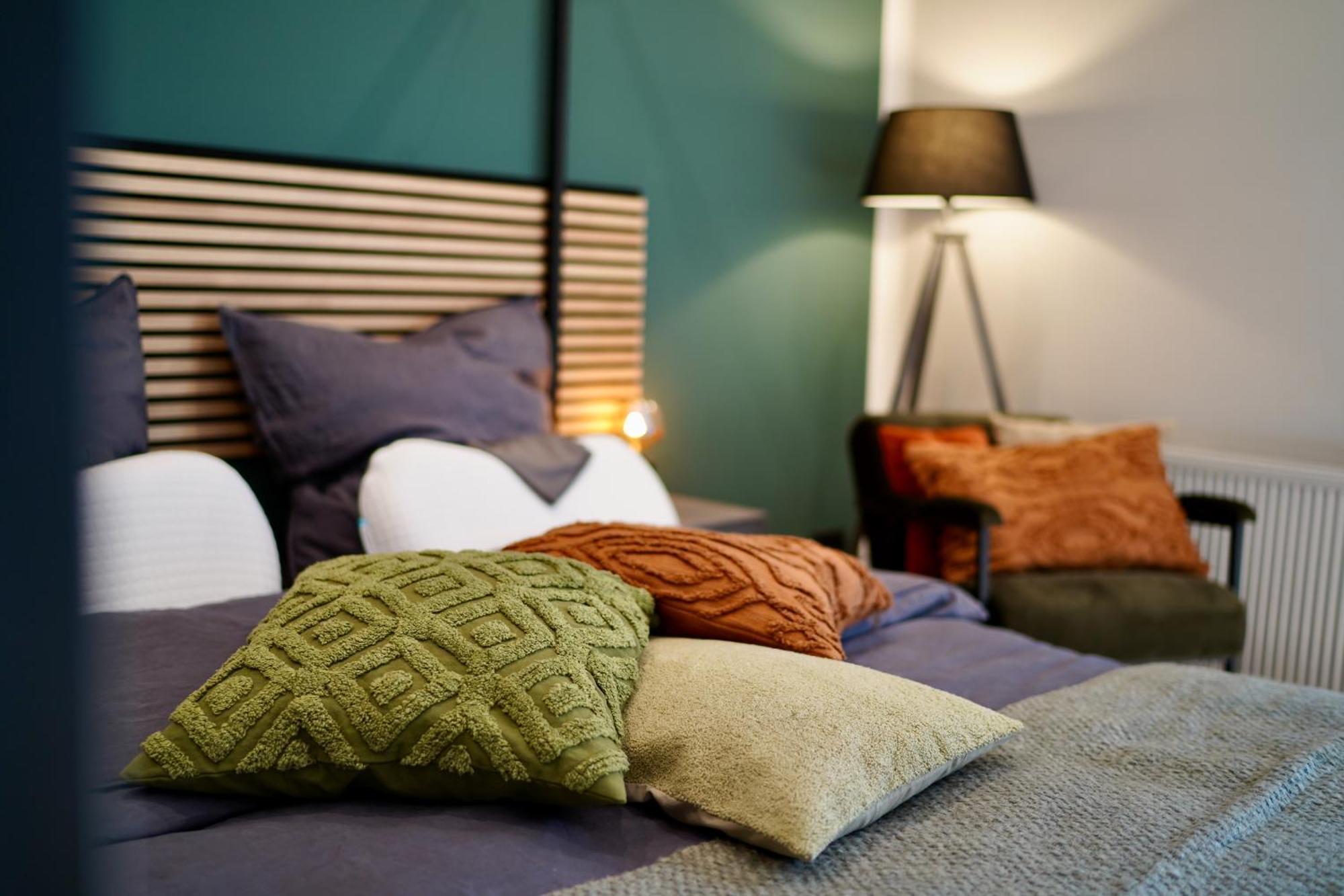 צוויקאו Edler Wohnraum Luxurioeses Studio Im Zentrum Mit Balkon, Kaffeevollautomat, Klima & Parkplatz מראה חיצוני תמונה