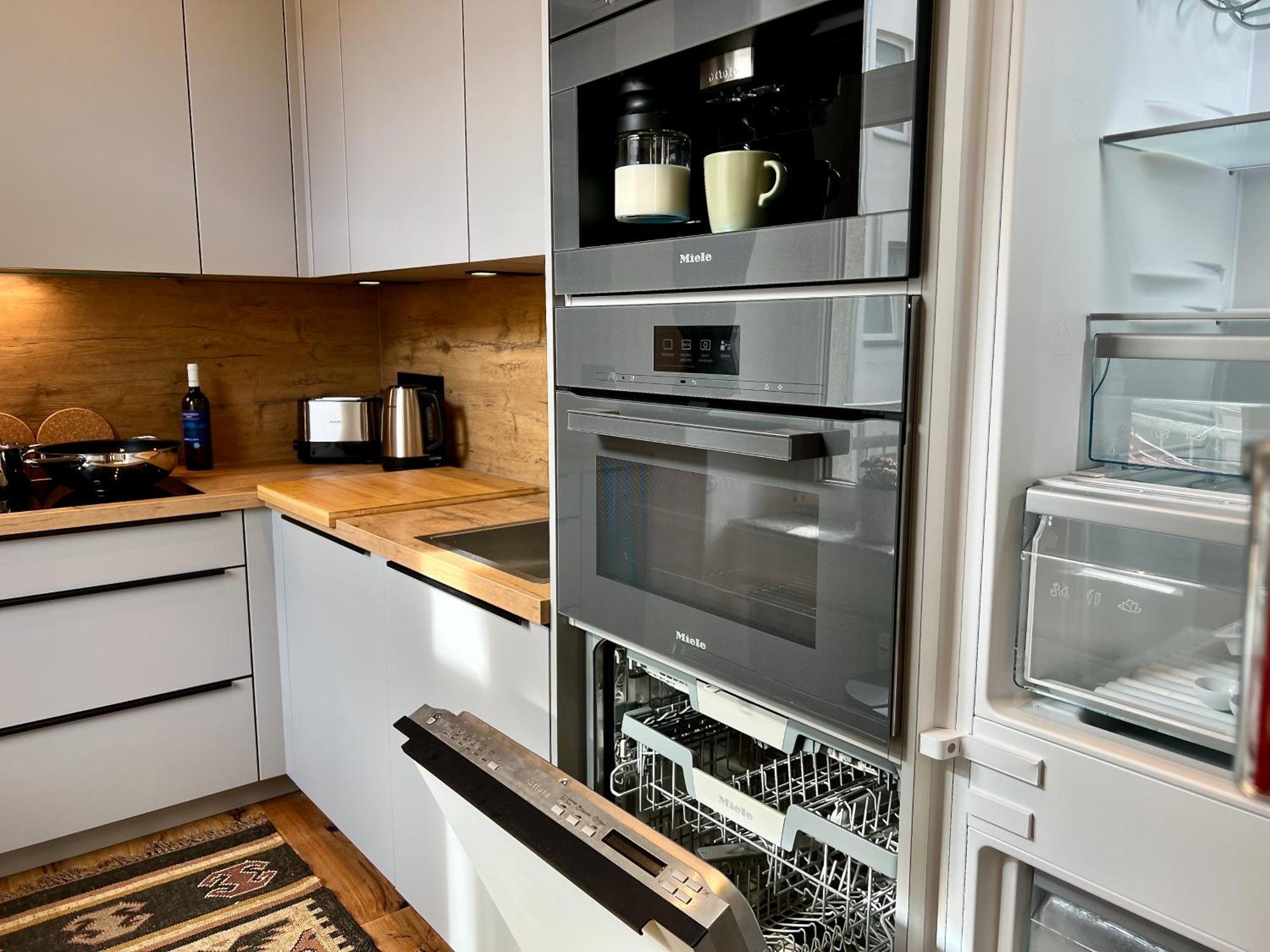 צוויקאו Edler Wohnraum Luxurioeses Studio Im Zentrum Mit Balkon, Kaffeevollautomat, Klima & Parkplatz מראה חיצוני תמונה